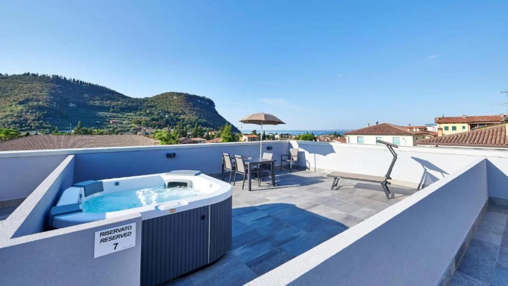 Panoramic Apartment Rudi Garda