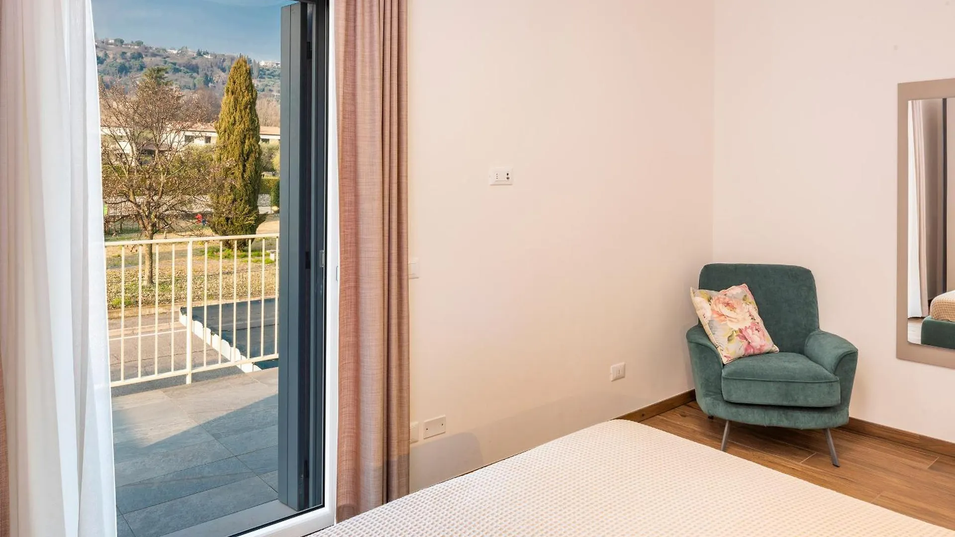 Panoramic Apartment Rudi Garda  Garda (Verona)